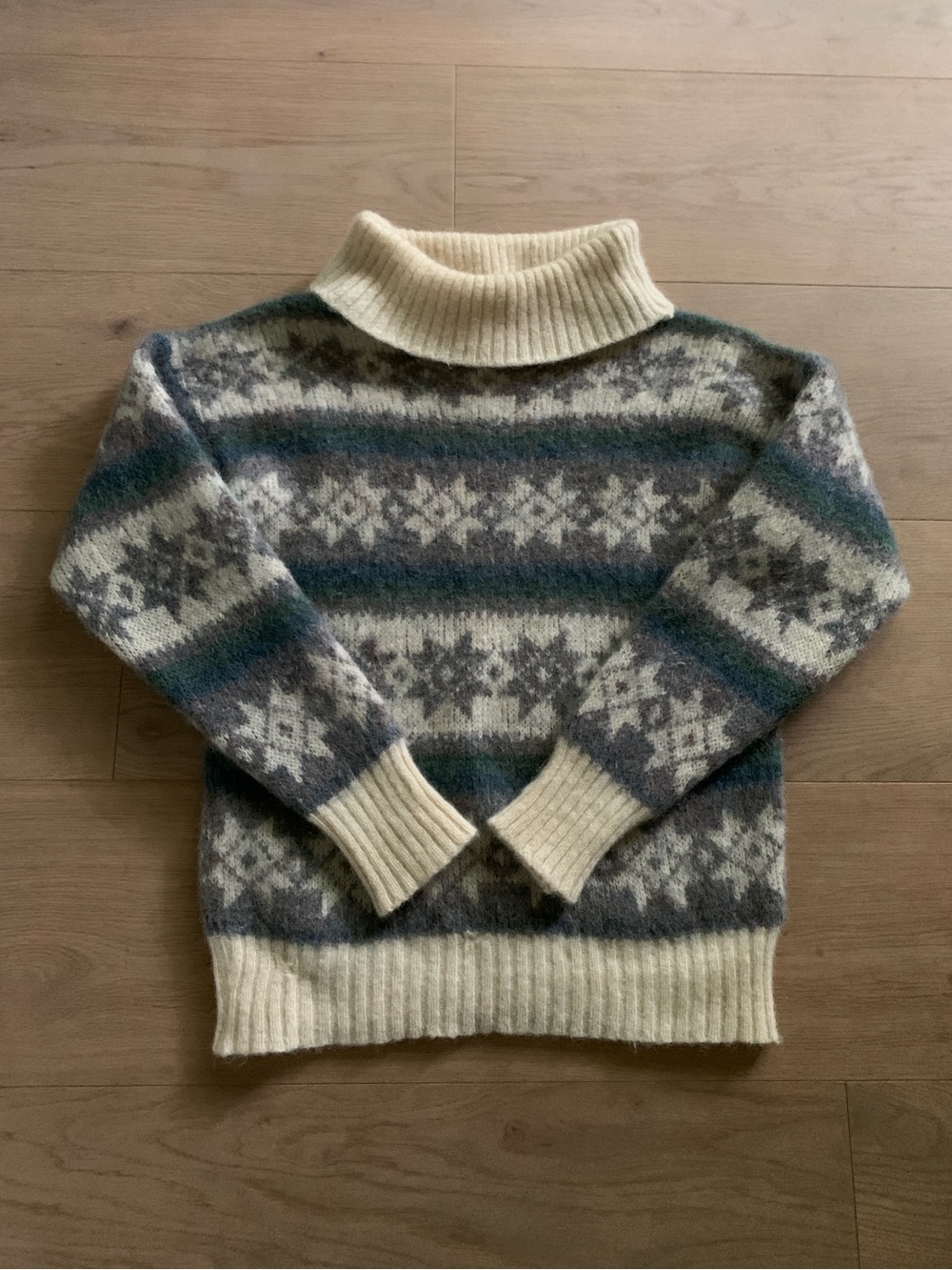 Vintage 70s Hilda Ltd. Icelandic Women’s Shetland Wool Nordic Cowl Neck Sweater